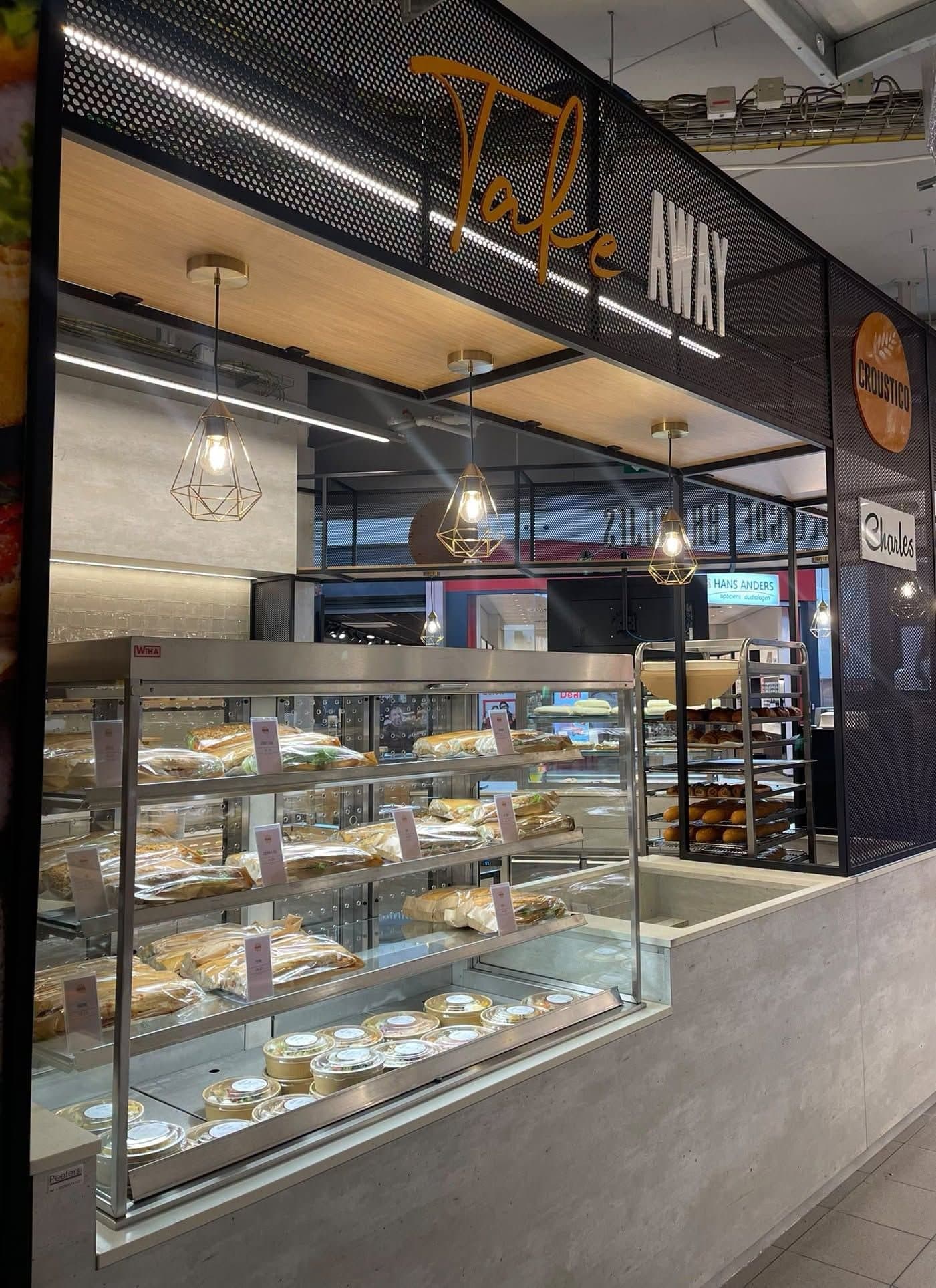 The realised Croustico take-away counter at Delhaize Ninove