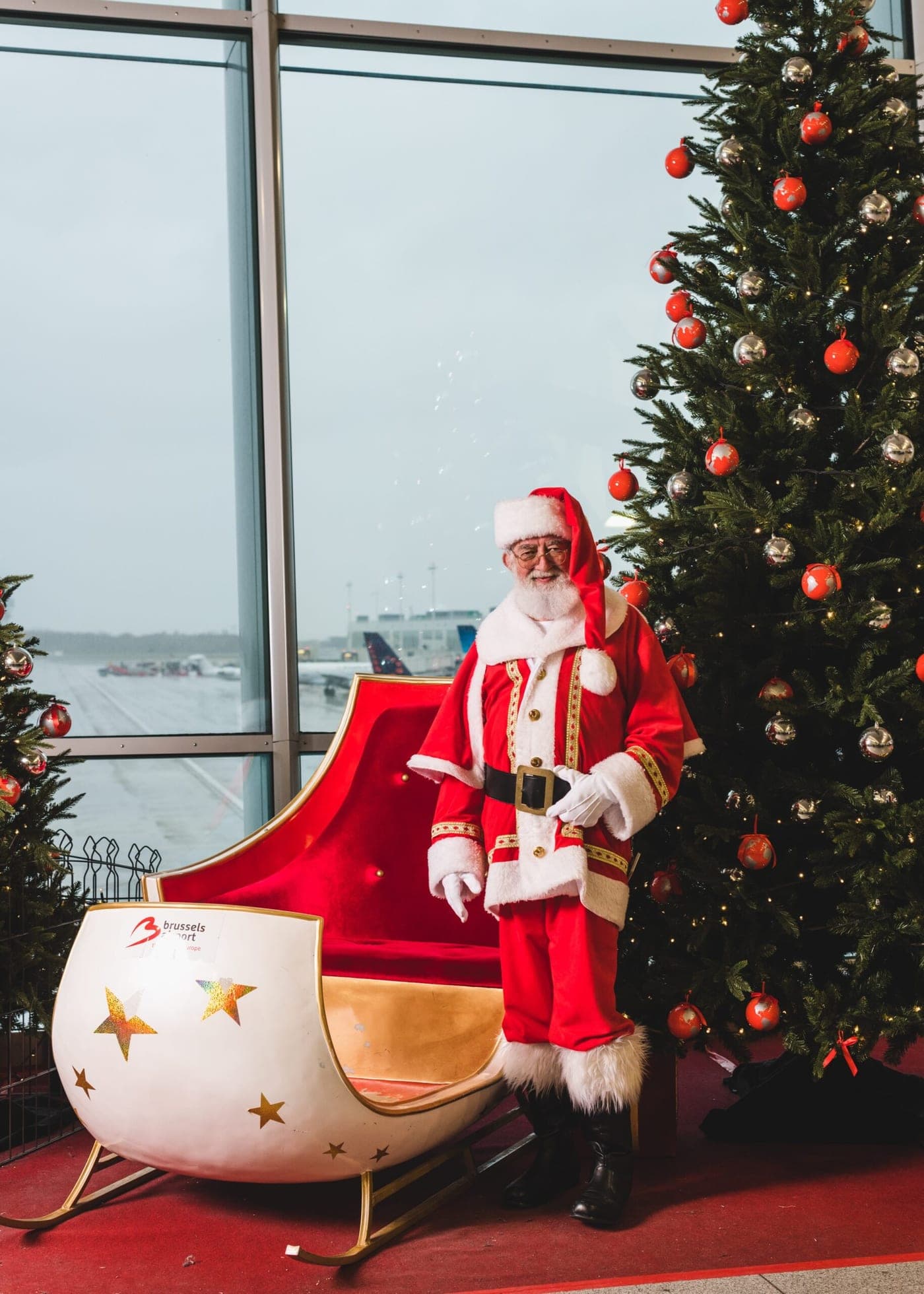 Santa with his sleigh at the airport