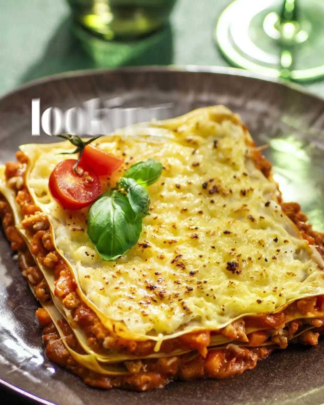 Geo-targeted Casa Cameo post with a lasagna close-up
