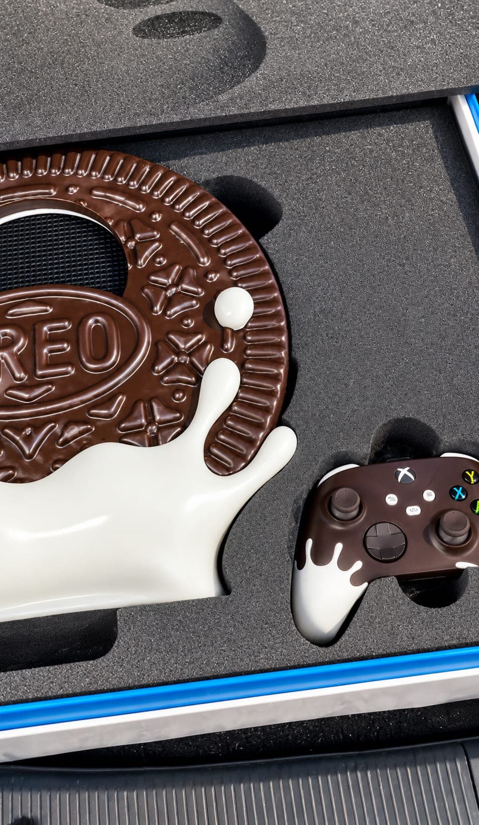 The OREO x XBOX box with cookie and controller